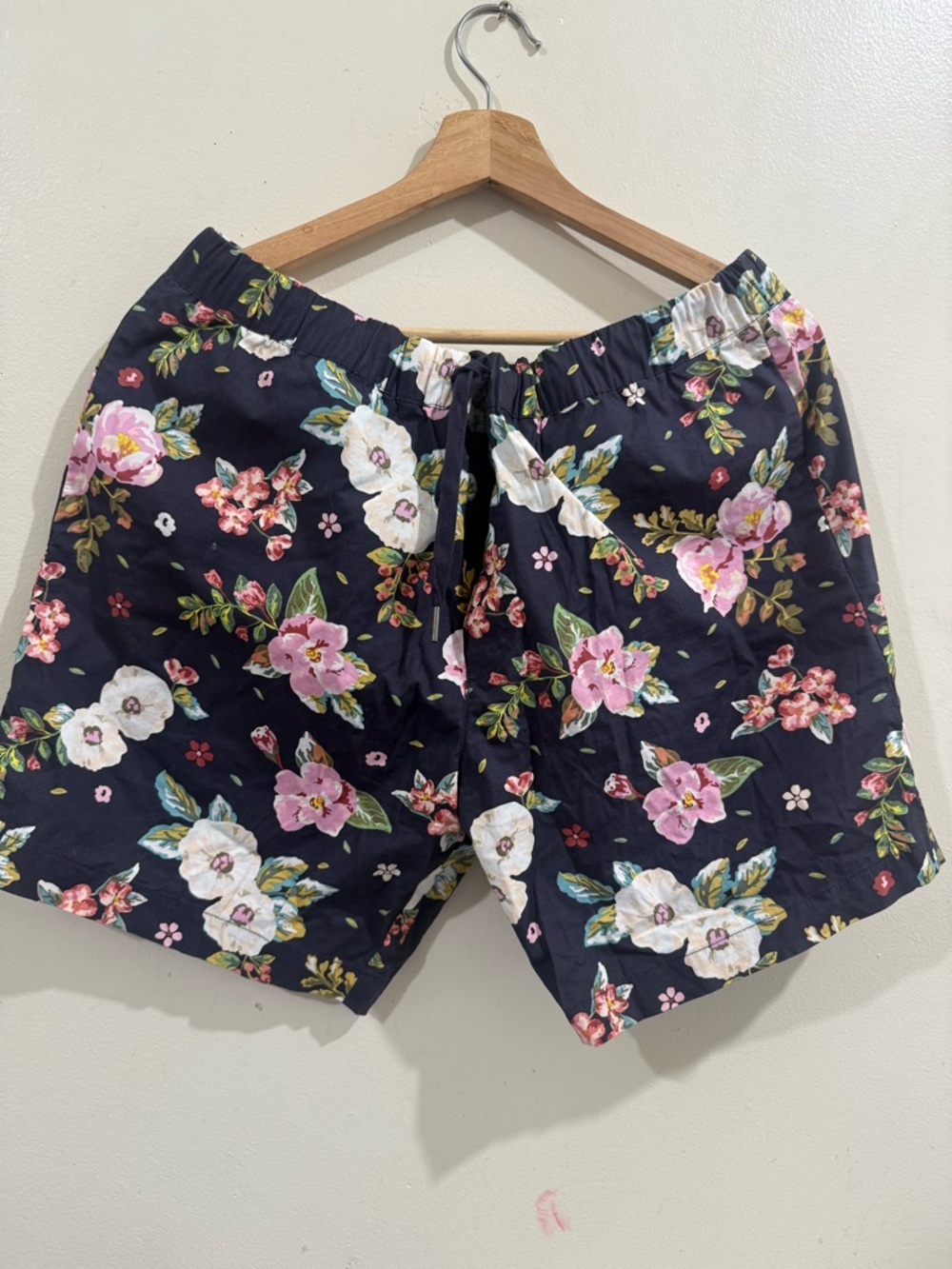 VALL PAPR Men's Floral Elastic-Waist Navy Shorts